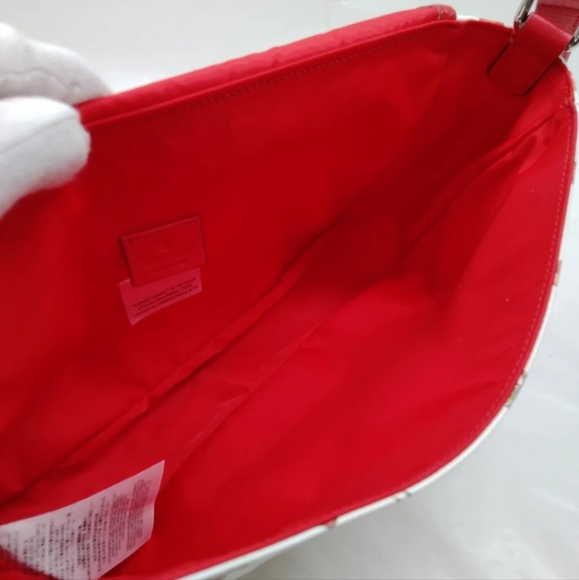 Auth Gucci Strawberry Fairy Messenger Bag - Picture 4 of 13